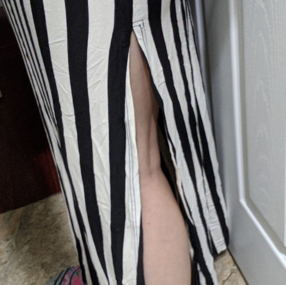 Guess Maxi Dress - Picture 3 of 5